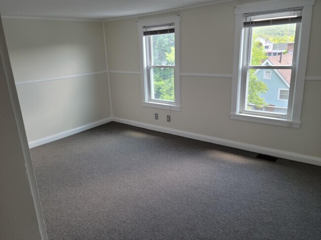 Living Room - 10 Summer St