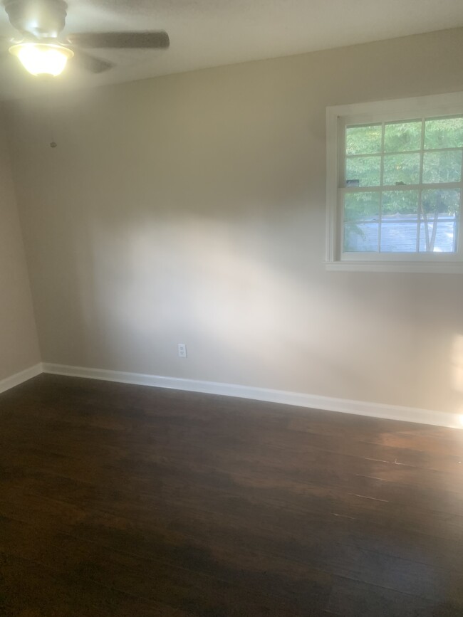 Building Photo - 5016 Merlin Dr