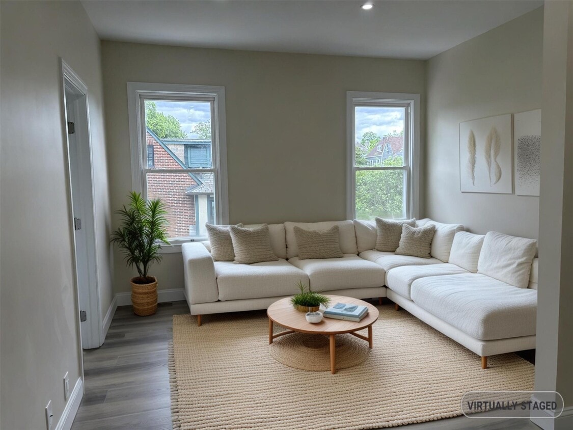 Foto principal - 74 Rossmore Ave