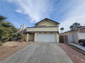 Building Photo - 4760 Woodridge Rd