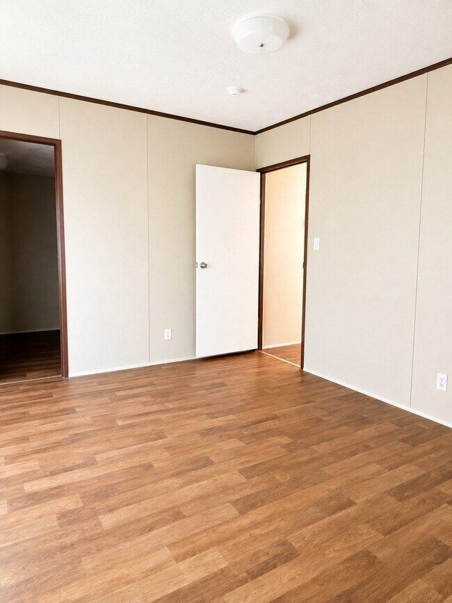 Building Photo - 125 Clays Ct
