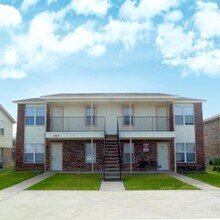 Building Photo - 1002 Circle M Dr