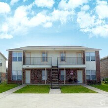 Building Photo - 1002 Circle M Dr