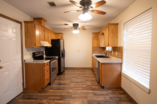 Foto del edificio - 5104 Westmore Ave
