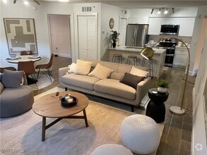 Building Photo - 8940 Colonnades Ct E