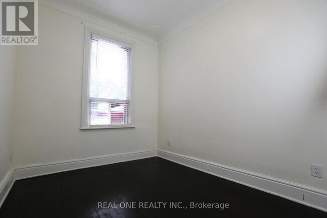 Building Photo - 148 Victoria Ave N