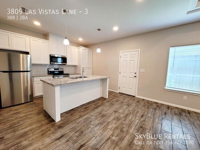 Building Photo - 3809 Las Vistas Ln
