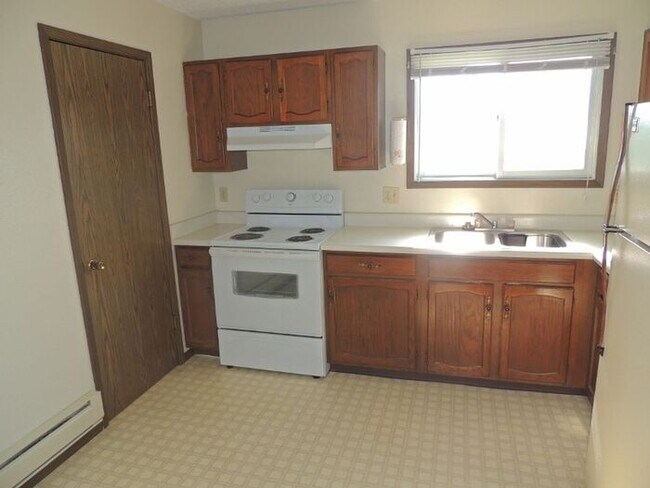 Foto del edificio - $995 | 2 Bedroom, 1 Bathroom Apartment | Cat Friendly* | Available for August 1st, 2026 Move In!
