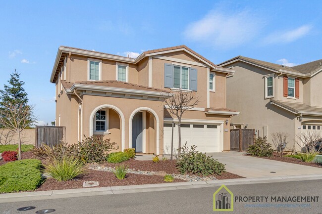 Building Photo - Stunning 3-Bedroom Home in a Gated Community