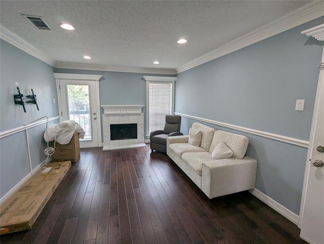 Building Photo - 18333 Roehampton Dr