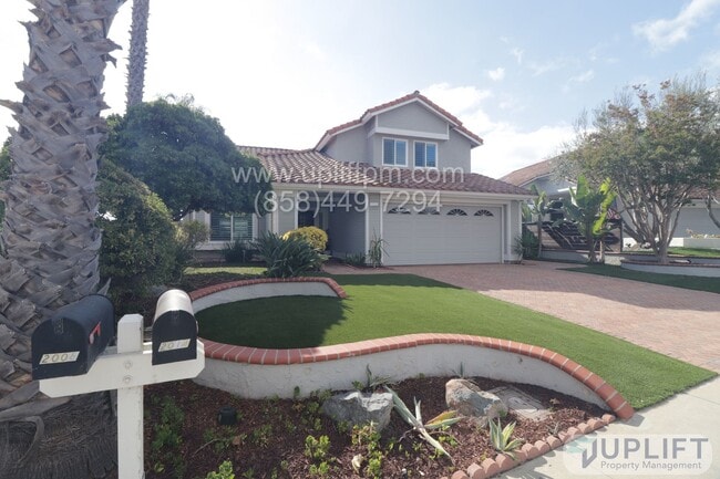Building Photo - 4 Bedroom Home with Pool & Spa