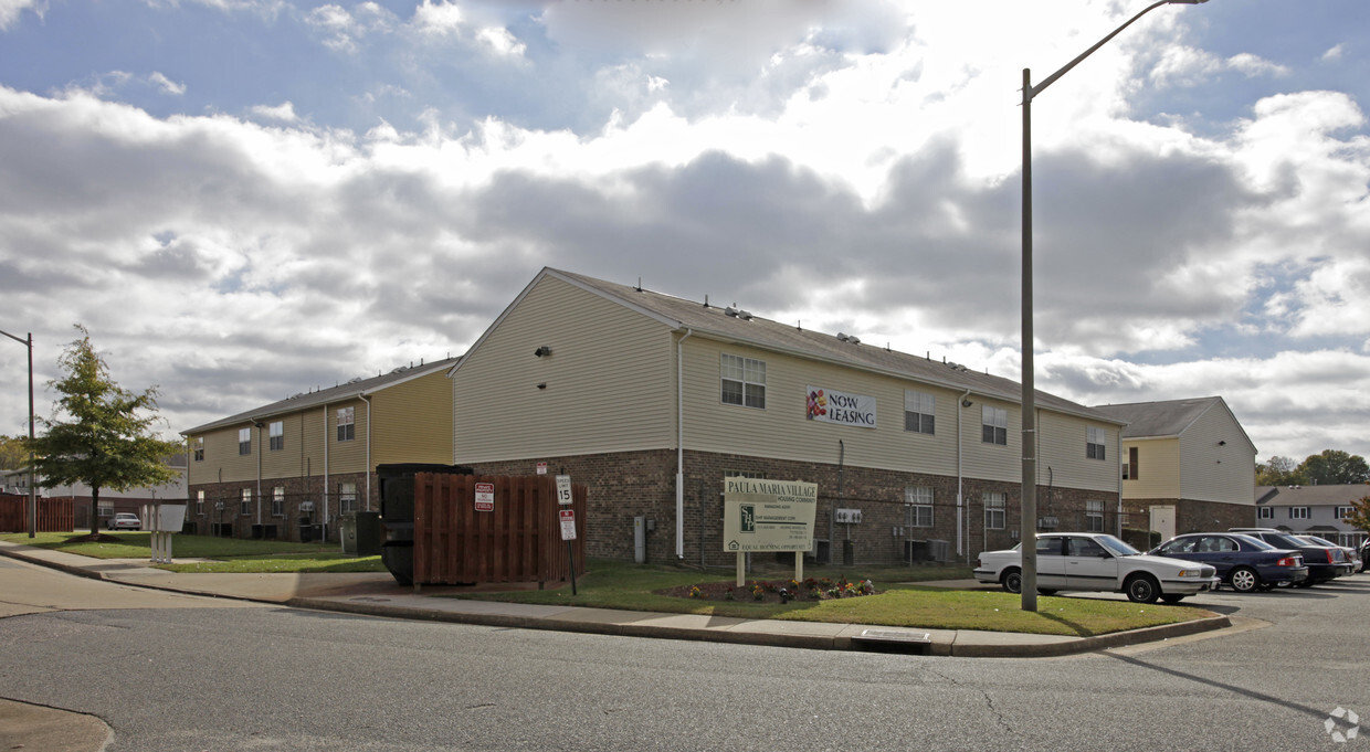 Foto del edificio - Paula Maria Village Apartments