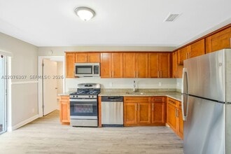Building Photo - 6070 Lambeth Cir
