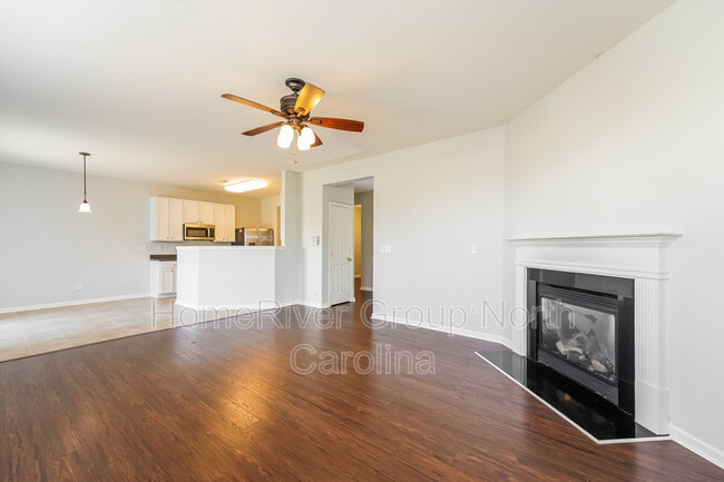 Building Photo - 7335 Lamplighter Close Dr