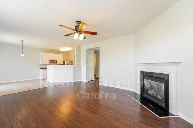 Foto del edificio - 7335 Lamplighter Close Dr