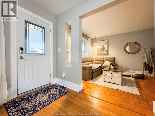 Photo du bâtiment - 1444 Bernard Rd