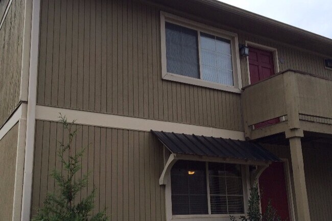 Building Photo - 1443 Fernwood Glendale Rd