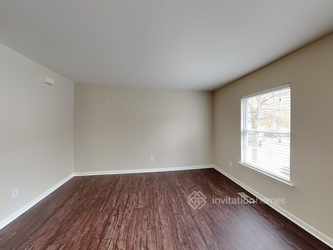 Foto del edificio - 8722 Winding River Way