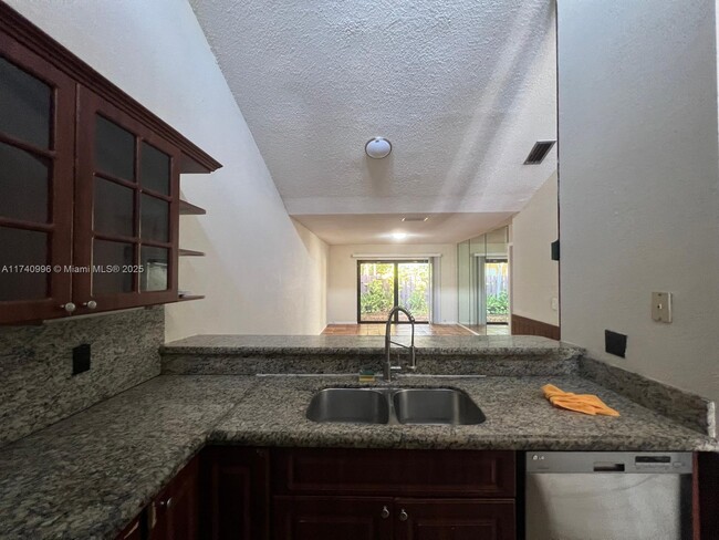 Foto del edificio - 6801 SW 36th Ct