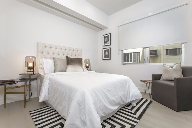 Foto del edificio - 1125 N Kings Rd