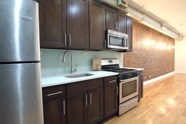 Building Photo - 1302 Putnam Ave