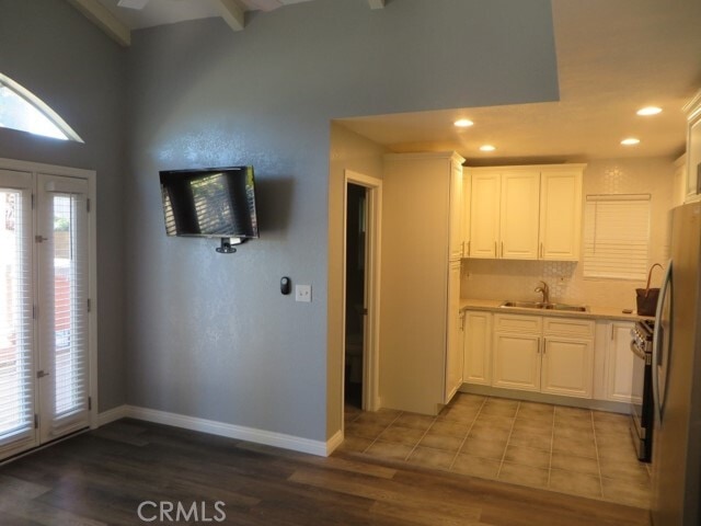 Building Photo - 8411 Meadowlark Ln