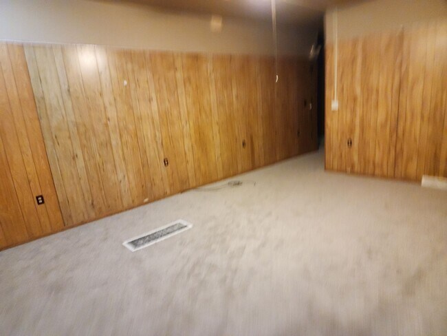 Building Photo - 138 4th Ave