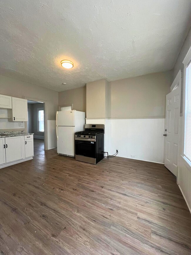 Building Photo - 836 E 156th St