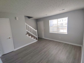 Building Photo - 4 Ferguson Dr