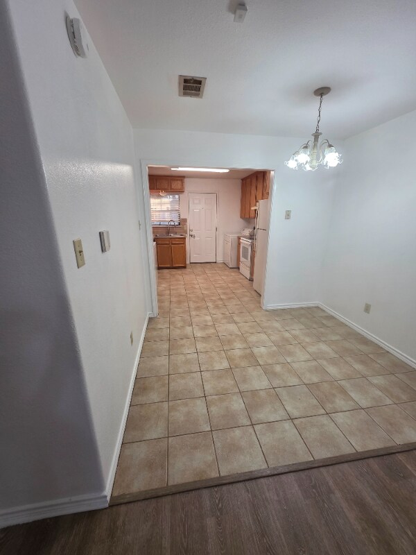 Building Photo - 1508 Alamo Ave