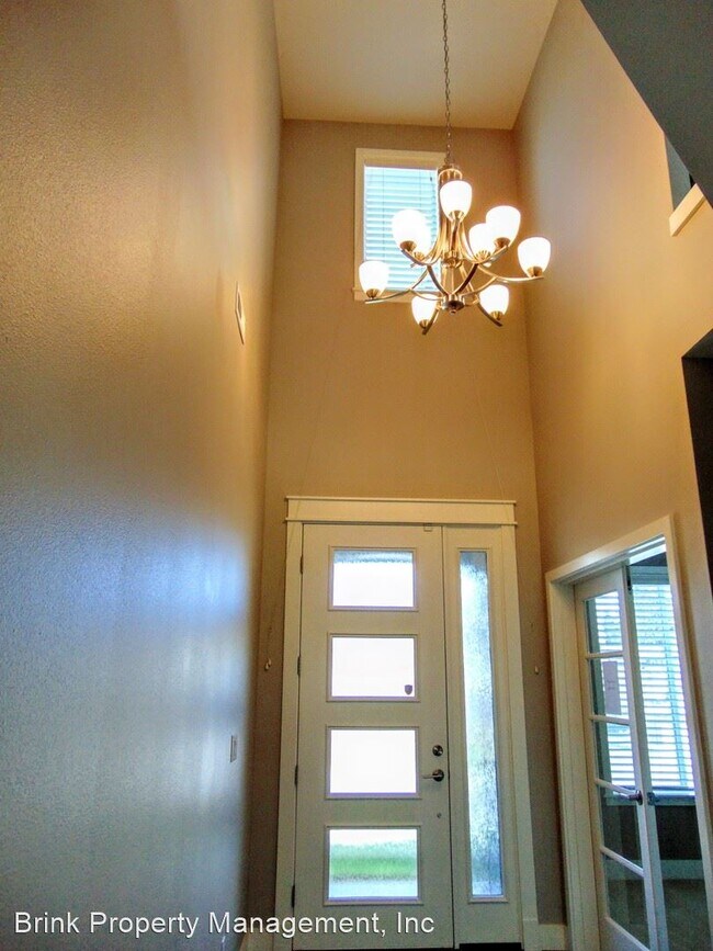 Foto del edificio - 4 br, 3 bath House - 14 175th Place SW