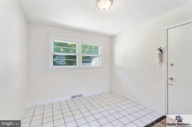 Building Photo - 353 Blackwood Rd