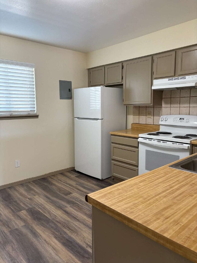 Foto del edificio - 2 bedroom townhouse - Mineola