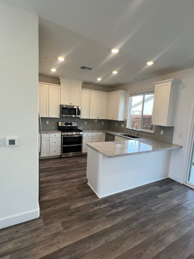 Building Photo - 4041 Flathead Dr