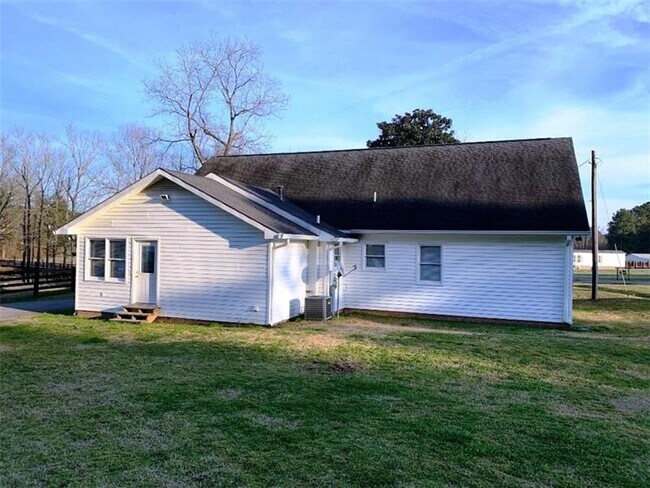 Foto del edificio - 681 Ervin Coker Rd NE