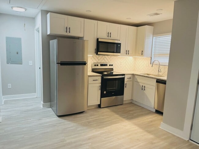 Photo - Renovated 1 Bedroom Apartment Home