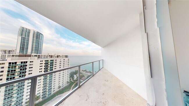 Foto del edificio - 3101 S Ocean Dr