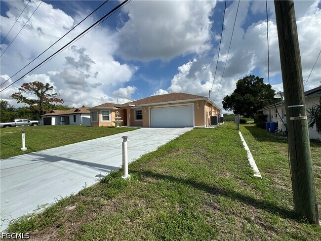 Building Photo - 4914 7th St W