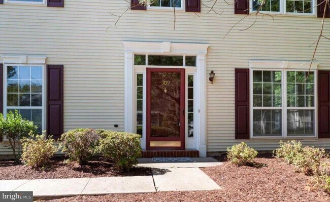 Foto del edificio - 709 Pebble Creek Ct