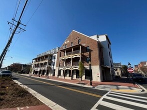 Building Photo - 102 Hanover St