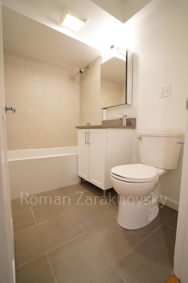 Building Photo - 10 Brainerd Rd