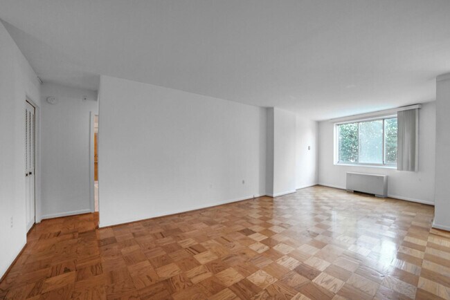 Foto del edificio - 10401 Grosvenor Pl
