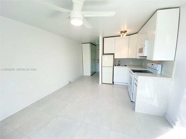 Foto del edificio - 6484 Indian Creek Dr