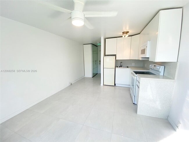 Building Photo - 6484 Indian Creek Dr