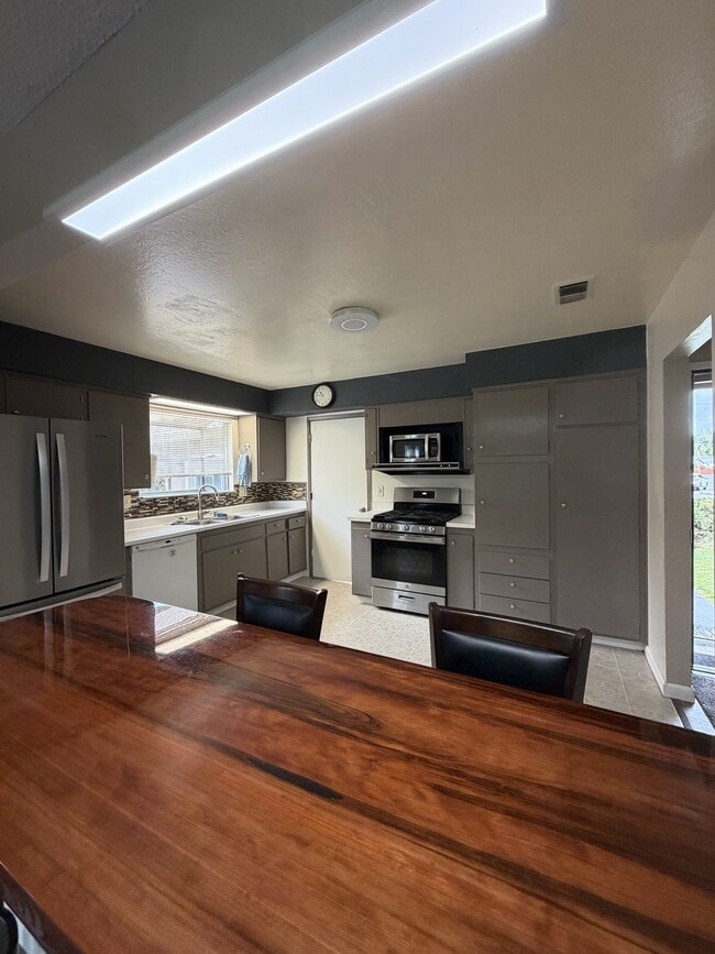 Building Photo - 2409 Pomo Ct