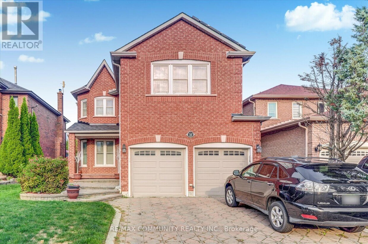 Primary Photo - 35 Hartrick Pl