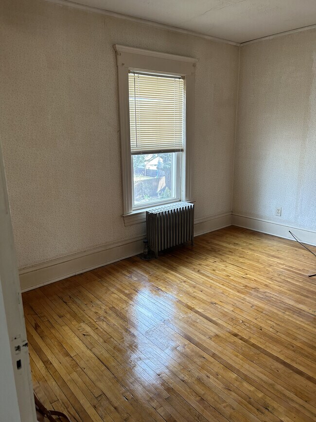 Building Photo - 32 Allen Ave