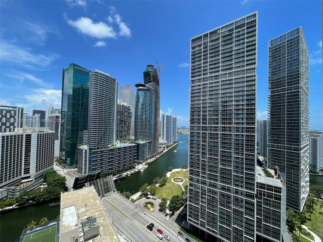 Primary Photo - 500 Brickell Ave