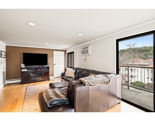 Building Photo - 200 Park Terrace Dr