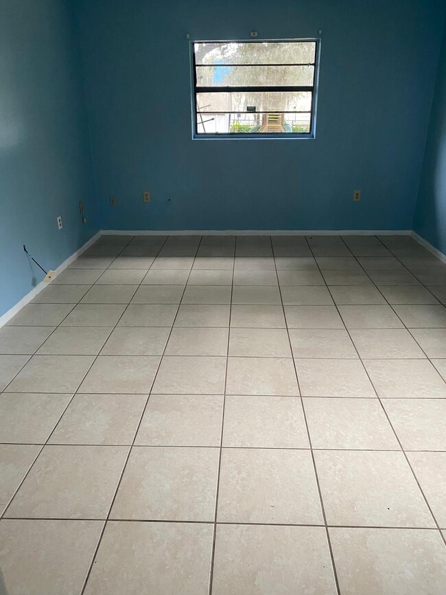 Foto del edificio - 1013 S Persimmon Ave